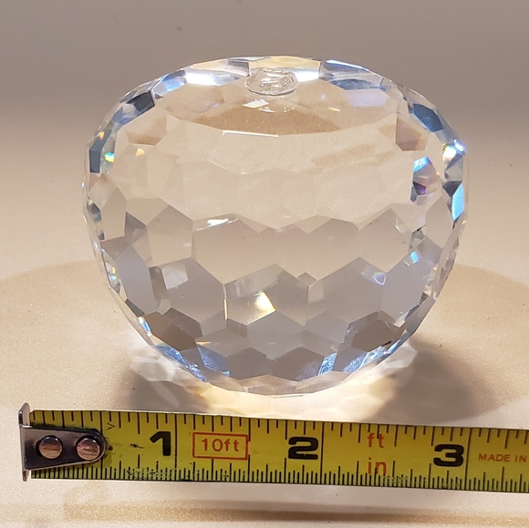 Apple Fruit Crystal Paperweight - Picture 4 of 6